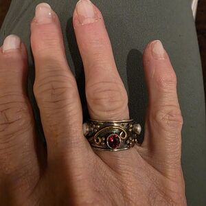 Elegant Gold and Red Gemstone Ring